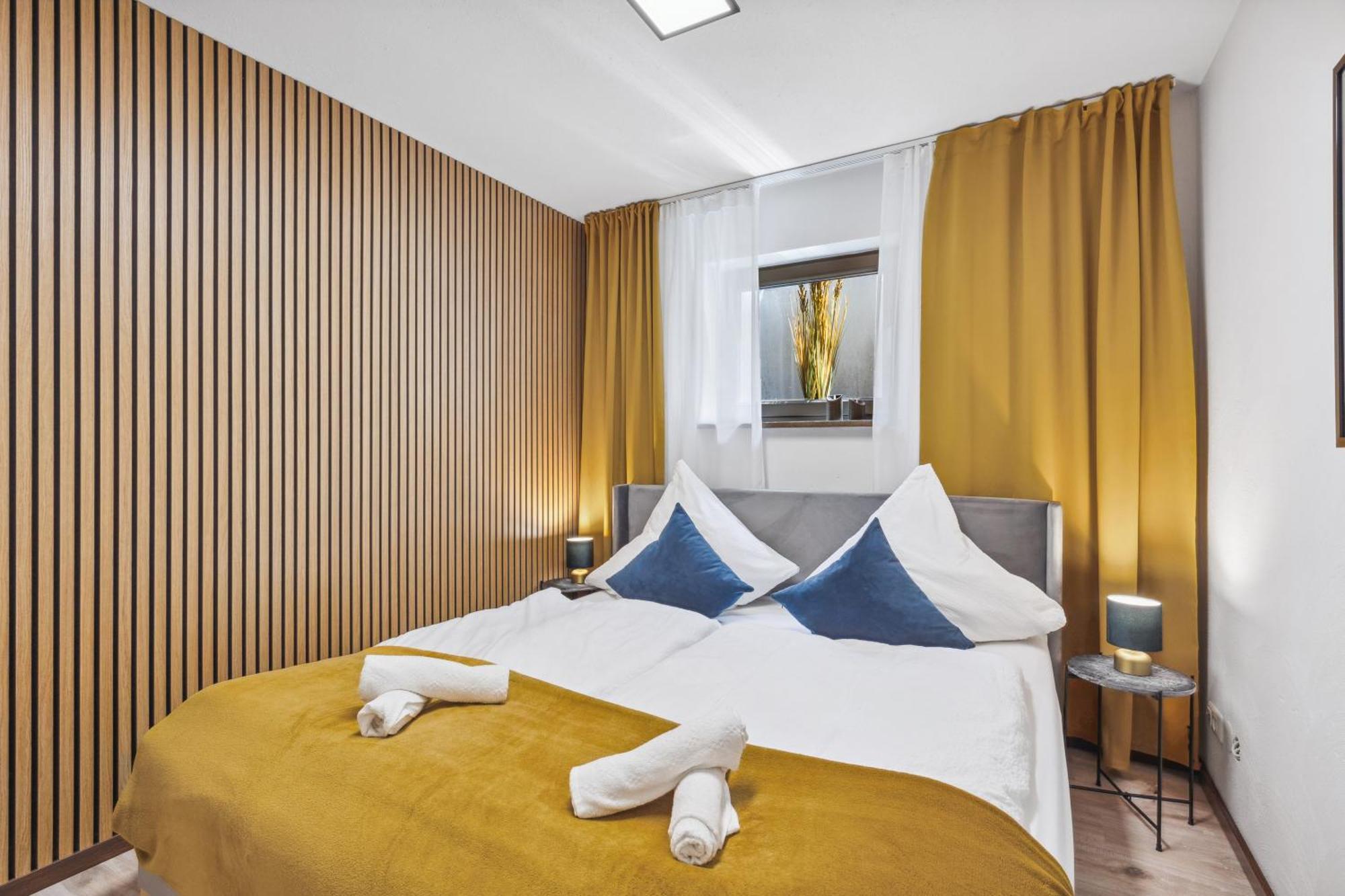 Fewo Moritz Mit Kleiner Terrasse Und Stellplatz Coburg Ngoại thất bức ảnh