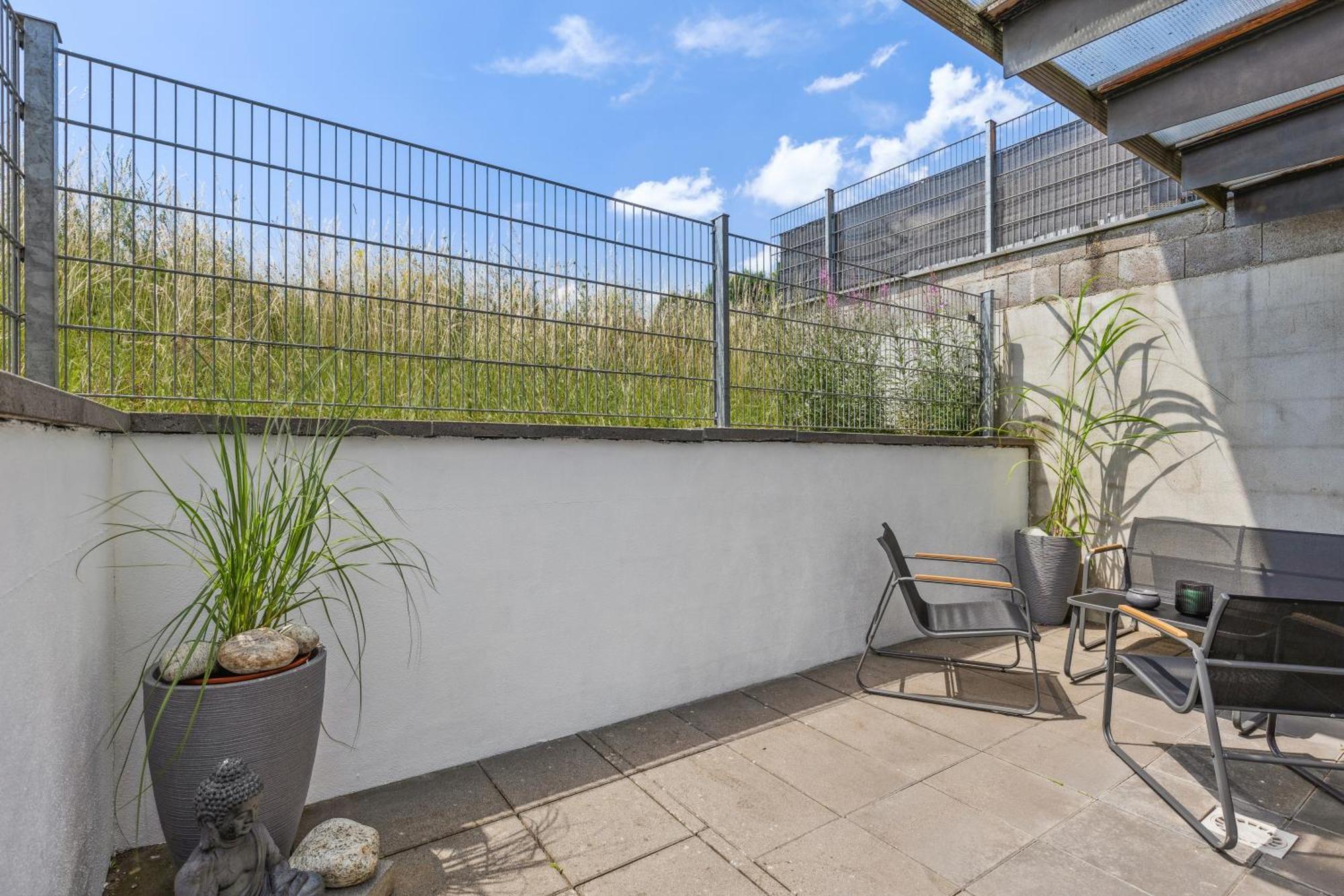 Fewo Moritz Mit Kleiner Terrasse Und Stellplatz Coburg Ngoại thất bức ảnh